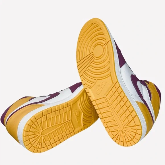 Nike Air Jordan 1 Retro High OG Sneakers Brotherhood 555088-706 Mens Size 12 - Picture 11 of 12